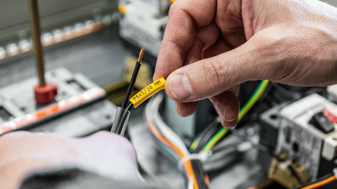 Oznaczniki a bezpieczeństwo instalacji elektrycznej